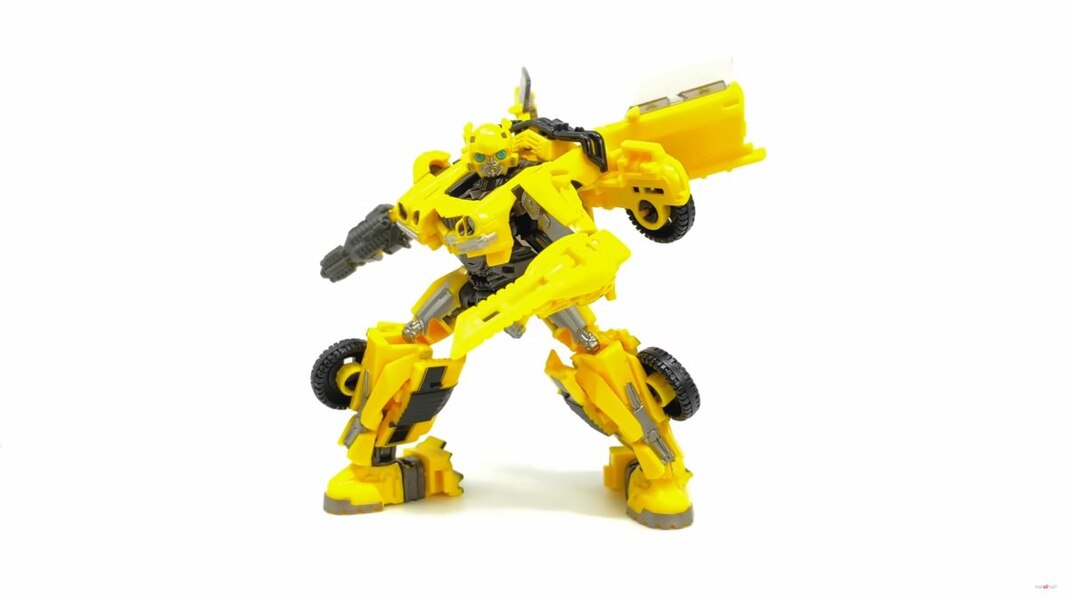 In Hand Image Of Transformers Rise Of The Beasts SS 100 Bumblebee  (5 of 44)